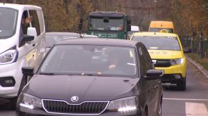Şoferii cu Euroins "descoperă" acum preţurile la celelalte companii. Cât au plătit în plus sute de mii de români
