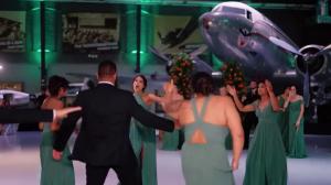 Nuntă virală pe TikTok: modul inedit în care două stewardese şi-au unit destinele. Le leagă o poveste de iubire ca-n filme