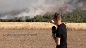 "Parcă arde tot muntele!" Grecia, în a treia zi de luptă cu flăcările. Oamenii lasă în urma lor munca de-o viaţă și fug din calea dezastrului