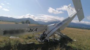 Un avion de mici dimensiuni s-a prăbuşit în Brașov, pe un câmp dintre Râșnov și Tohan. Pilotul a murit