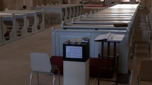 Cutia milei "acceptă" şi donaţii cu cardul. Credincioşii au 3 opţiuni la dispoziţie la Catedrala "Sfântul Mihail" din Alba