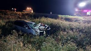 Bărbat mort pe loc, după ce un şofer l-a acroşat cu viteză pe marginea drumului şi a plonjat într-un câmp. Impact fatal în Botoşani