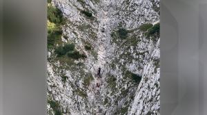 Turistă căzută în gol 45 de metri în Munţii Craiului. Soţul femeii a fost martor neputincios la prăbuşirea ei. S-a intervenit cu elicopter SMURD