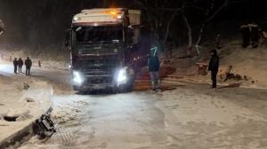 Viscol şi strat de zăpadă pe mai multe drumuri din ţară. ANM anunță ninsori inclusiv în Bucureşti