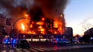 Medic român din Valencia, despre incendiul devastator: "Unii dintre locatari nu sunt localizabili"
