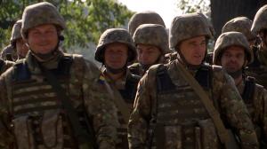 Recrutări pentru militari voluntari în termen. Câţi bani vor primi în total românii care fac stagiul de patru luni de pregătire