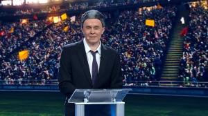 Anghel Iordănescu, impersonat de Ionuț Rusu, într-un moment spumos pe scena iRoast de Victorie, diseară, la Antena 1. "Duckadam adormise încă din minutul 35"