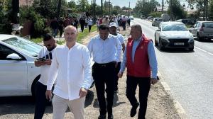 Primarul din Crevedia îşi face campanie pe gardurile caselor distruse în explozie. Suspendat de PSD, candidează pentru acelaşi partid