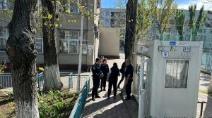 Elev de 16 ani, atacat cu un briceag în curtea liceului Iuliu Maniu din Bucureşti de patru adolescenţi de la o altă şcoală. Copilul a fost transportat la spital