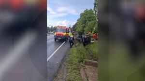 Un bărbat a murit, după ce maşina în care se afla a lovit un cap de pod în Caraş-Severin. S-a stins chiar sub ochii soţiei, care se afla la volan