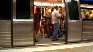 După trei ani, reapar magazinele de la metrou. Şefii Metrorex spun că vor avea un design modern şi vor fi constuite cu ajutorul unor arhitecţi