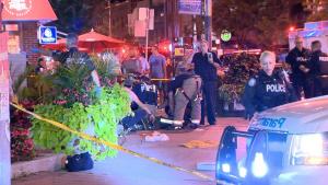 Bilanţul victimelor atacului armat din Toronto a crescut la 3 morţi şi 12 răniţi. Tânărul care a deschis focul avea 29 de ani (Video)