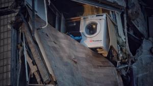 Bucătăria din Ucraina, devenită virală: a rămas intactă, deşi un perete a fost spulberat. Cine locuia în apartamentul din Dnipro