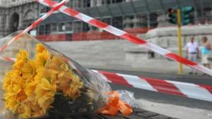 O șoferiță româncă a lăsat să moară pe stradă un medic italian, după ce l-a spulberat cu mașina. O cameră a filmat-o cum fuge de la locul accidentului