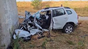 Tragedie de Rusalii, pe un drum din Constanţa. Un şofer a murit pe loc, după ce s-a înfipt cu Duster-ul într-un cap de pod