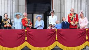Prinţul Louis, în centrul atenţiei la Jubileul de Platină al Reginei Elisabeta. Reacţiile lui amuzante au atras toate privirile
