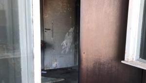 Primele imagini din apartamentul groazei, după crima şocantă din Reghin! Un bărbat şi-a omorât soţia şi i-a dat foc, imediat după pronunţarea divorţului (Video)