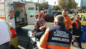 Accident CUMPLIT în Constanţa! Un taxi a fost SPULBERAT de o ambulanţă - IMAGINI DRAMATICE