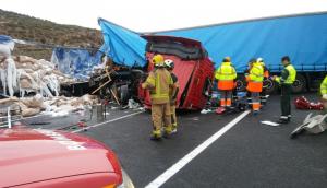 Imagini cumplite pentru un şofer român, ajuns primul la locul în care doi camionagii au murit, în Spania