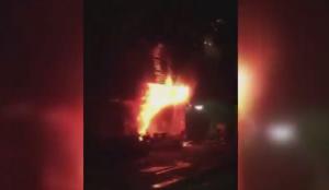18 oameni au ars de vii într-un incendiu la un club de karaoke! Cel care a pus focul a blocat cu motocicleta singura ieşire din local (Video dramatic)