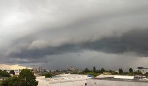 Alertă de furtuni în Capitală. ANM a emis o prognoză specială pentru Bucureşti