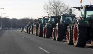 Șoferii de autobuze și camioane s-au alăturat protestului fermierilor germani. Guvernul lui Scholz se confruntă cu un nivel record al impopularităţii
