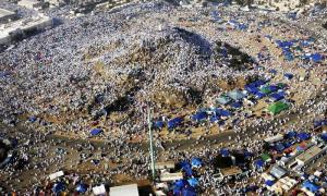 IMAGINI INCREDIBILE! Peste două milioane de musulmani au urcat pe Muntele Arafat, punctul culminant al pelerinajului la Mecca (FOTO, VIDEO)