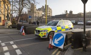 ATAC TERORIST la Londra: Cum arată NOILE BARIERE instalate la Castelul Windsor şi Buckingham Palace, pentru prevenirea unui nou atentat (FOTO)