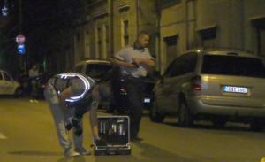 ÎMPUŞCĂTURI pe străzile din Lugoj! Un individ a deschis focul asupra unor oameni, pe o terasă. Este al doilea ATAC ARMAT în ultimele cinci zile (VIDEO)
