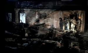 Imaginile terorii din Siberia. 20 de oameni au murit, după incendiul izbucnit la un azil de bătrâni care funcţiona ilegal. De la ce au pornit flăcările