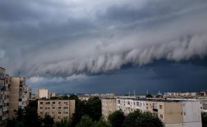Capitala, lovită de furtuni şi ploi torenţiale în următoarele ore. Meteorologii au emis o prognoză specială pentru Bucureşti