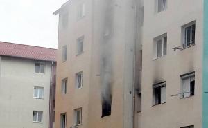 Incendiu violent într-un bloc din Sibiu! Aproximativ 50 de oameni, printre care şi COPII, evacuaţi de urgenţă (VIDEO)