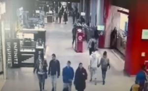 Culmea tupeului: Un tânăr de 19 ani s-a plimbat printr-un mall din Timișoara cu un bancomat furat. A plecat cu el fără să fie oprit