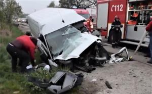 ACCIDENT CUMPLIT, în urmă cu puţin timp, pe DN17! Un şofer de 23 de ani s-a IZBIT VIOLENT de un cap de pod. Tânărul e în comă! IMAGINI DRAMATICE