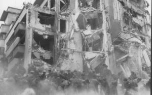 DOCUMENTE UNICE! Listele cu persoanele decedate la cutremurul din 1977. Câţi străini au murit în Bucureşti