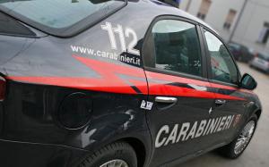 O româncă de 29 de ani a fost arestată în Italia pentru "furturi prin îmbrățișare"