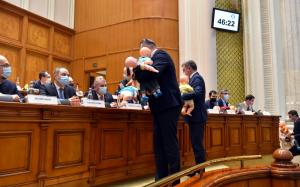 Dezbatere cu scandal în Parlament pe marginea bugetului de stat. Cîțu: Eliberăm bugetul de furtul PSD-ist