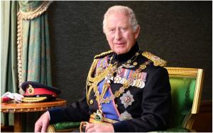 Regele Charles, fotografiat în uniformă militară. Imaginea a fost făcută publică de Palatul Buckingham