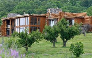 GALERIE FOTO! Aşa arată o vilă de vis la munte, în România. Preţul? 2,5 milioane de euro