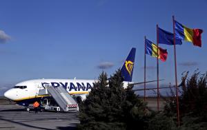 Zeci de bulgari blocaţi în România, din cauza redirecţionării unui zbor Ryanair. Oamenii acuză că nu au primit asistenţă consulară