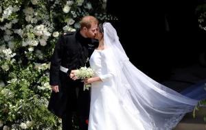 Nunta Regală, cel mai aşteptat moment: Prinţul Harry şi Meghan Markle se sărută, după jurăminte