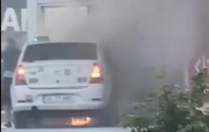 Flăcări în benzinărie, un taxi a luat foc lângă pompă, la Galaţi (video)