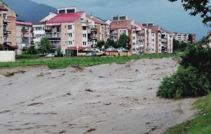 Alertă de inundații în România. Râuri din 17 județe, sub avertizări cod galben de viituri până vineri dimineață
