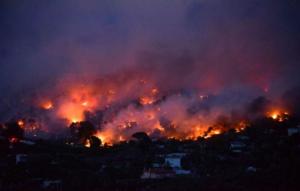 Alerte MAE pentru români. Stare de urgenţă în SUA, risc de incendii în Grecia, pe şase insule