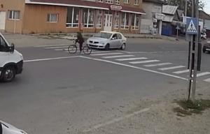 O fetiţă de 10 ani a fost IZBITĂ în plin pe trecerea de pietoni de un taximetrist care circula cu viteză, la Tecuci VIDEO