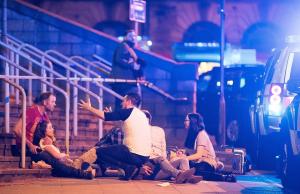 UPDATE. PRIMELE IMAGINI cu tânărul de 23 de ani ARESTAT în legătură cu atentatul de la Manchester Arena