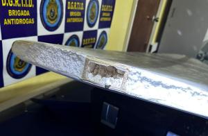 Cocaină adusă în Europa cu plăci de surf. Polițiștii din Uruguay au destructurat o uriașă rețea internațională de trafic de droguri
