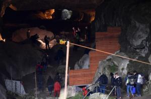 Experiment extrem în Franța: 15 oameni au stat închiși într-o peșteră, fără acces la tehnologie, timp de 40 zile. Concluziile surprinzătoare la care au ajuns cercetătorii