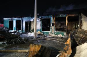Imaginile terorii din Siberia. 20 de oameni au murit, după incendiul izbucnit la un azil de bătrâni care funcţiona ilegal. De la ce au pornit flăcările