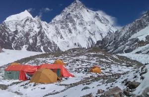 Horia Colibăşanu a cucerit al zecelea vârf de peste 8.000 m: "O ascensiune epuizantă". Reuşita, fără oxigen suplimentar şi fără ajutor de la şerpaşi